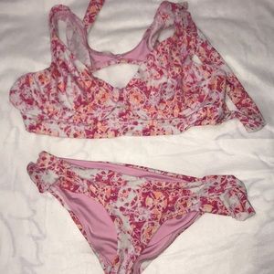 30DDD Bathing suit top with small bottoms